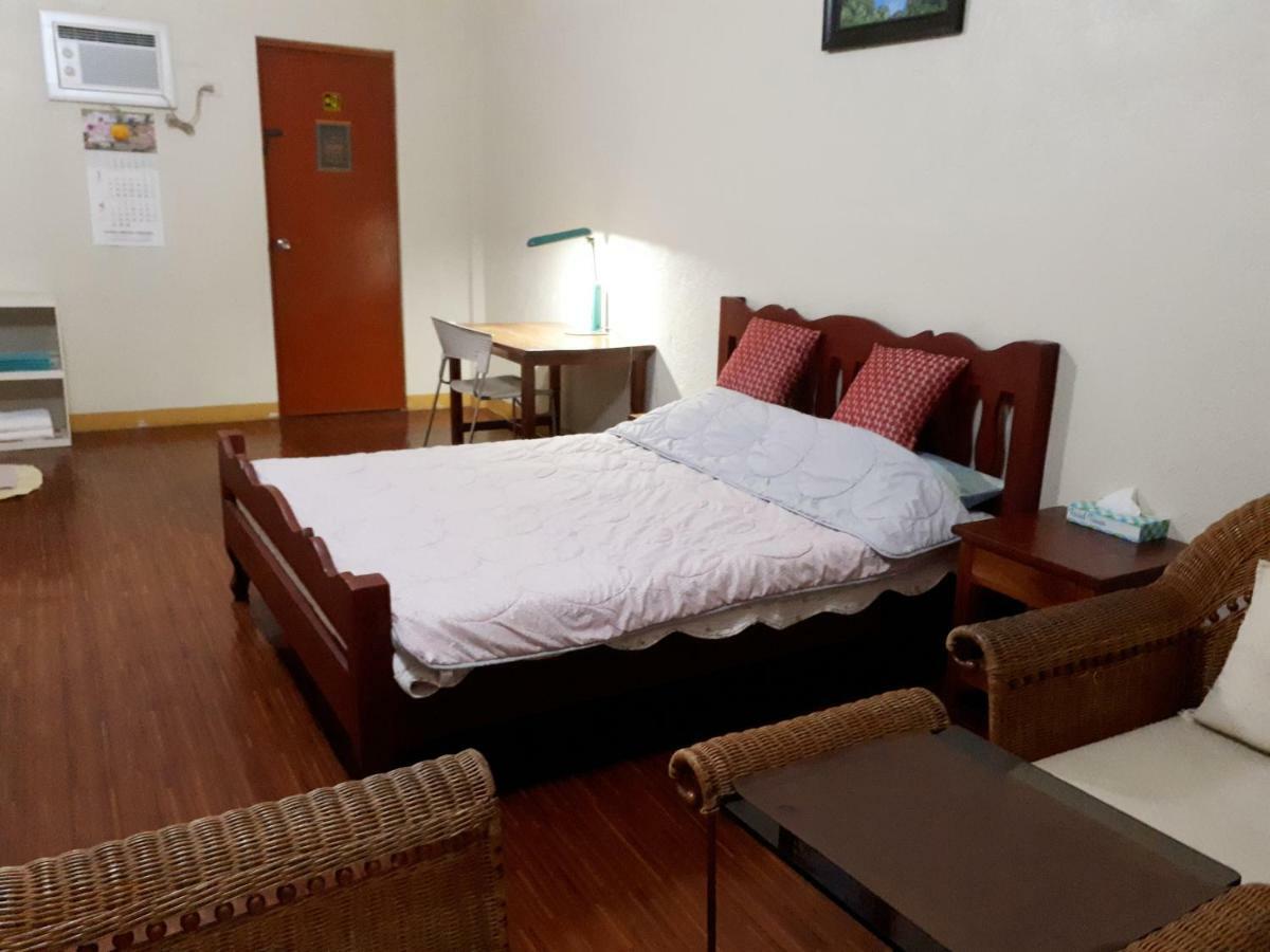 Minine Guesthouse Silang Bagian luar foto