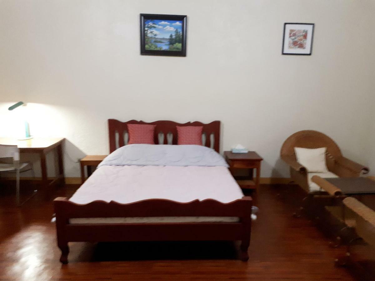 Minine Guesthouse Silang Bagian luar foto