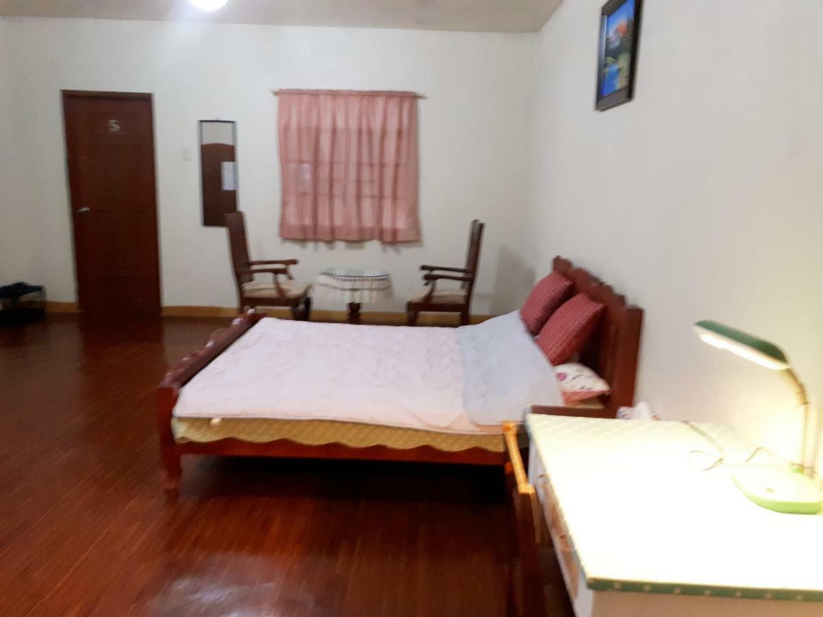Minine Guesthouse Silang Bagian luar foto