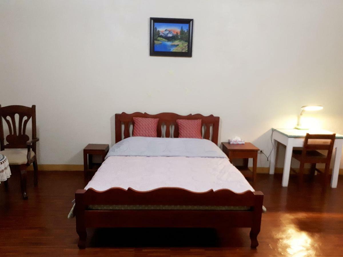 Minine Guesthouse Silang Bagian luar foto