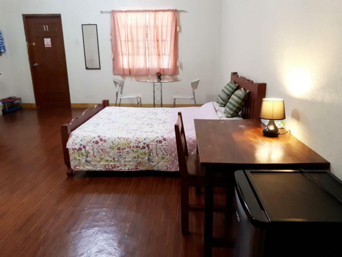 Minine Guesthouse Silang Bagian luar foto