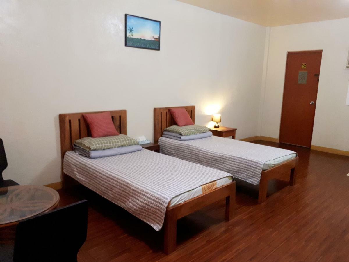 Minine Guesthouse Silang Bagian luar foto