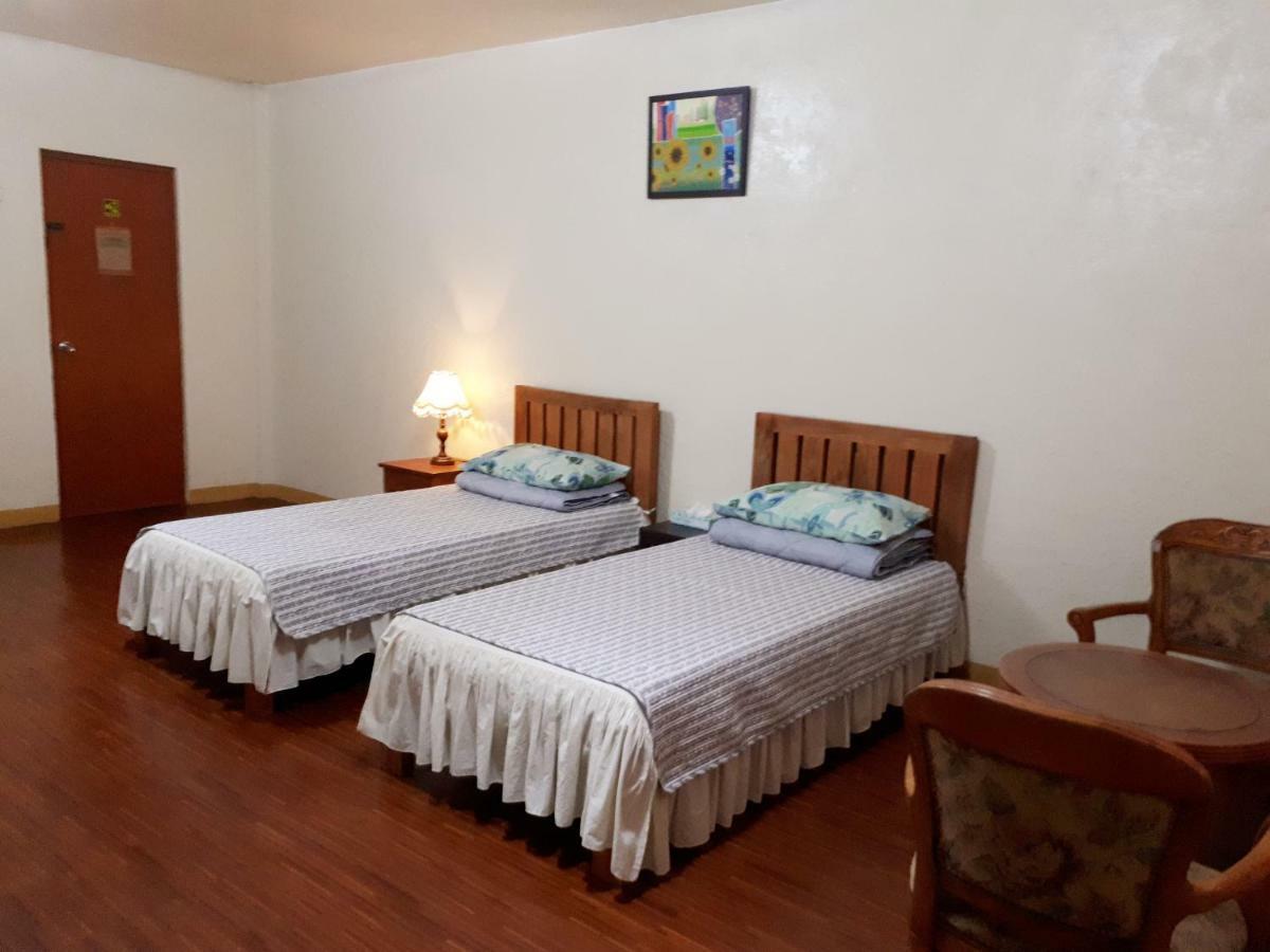 Minine Guesthouse Silang Bagian luar foto