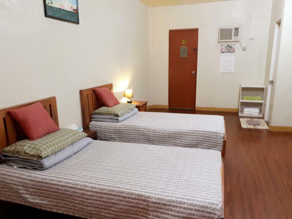 Minine Guesthouse Silang Bagian luar foto