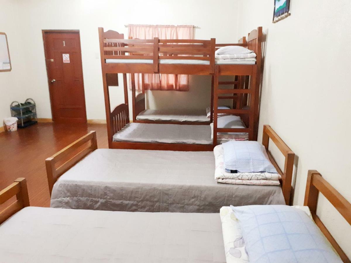 Minine Guesthouse Silang Bagian luar foto