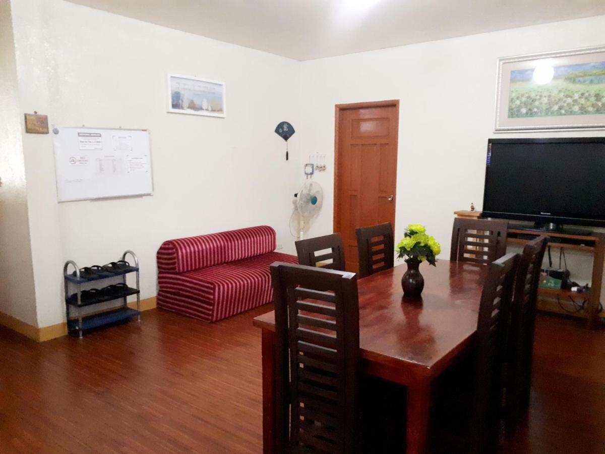 Minine Guesthouse Silang Bagian luar foto